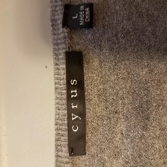 sweater - Picture 3 of 3